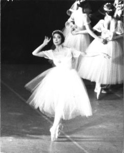 Fonteyn guesting with Boston Ballet for Les Sylphides, 1970