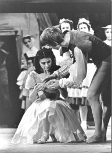 Fonteyn with Rudolf Nureyev in Giselle