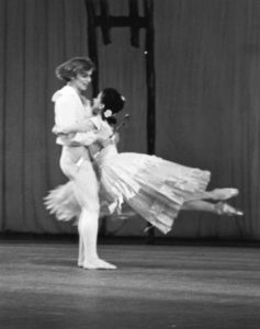 Rudolf Nureyev and Fonteyn in Sir Frederick Ashton's Margeurite and Armand (1963)