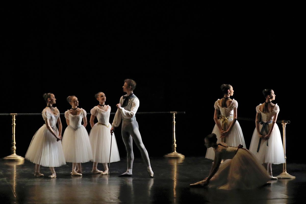 Actief magnifiek rechtop Les Petits Rats”: Inside the Lives of Two Students at the Illustrious Paris Opéra  Ballet School