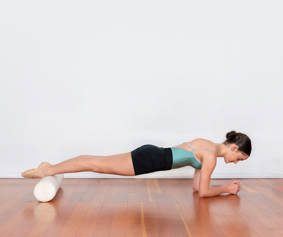 A .gif showing the steps of exercise "Part 2: From Derriu00e8re" as described below.